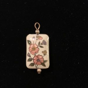 Pretty Vintage Floral Necklace Pendant